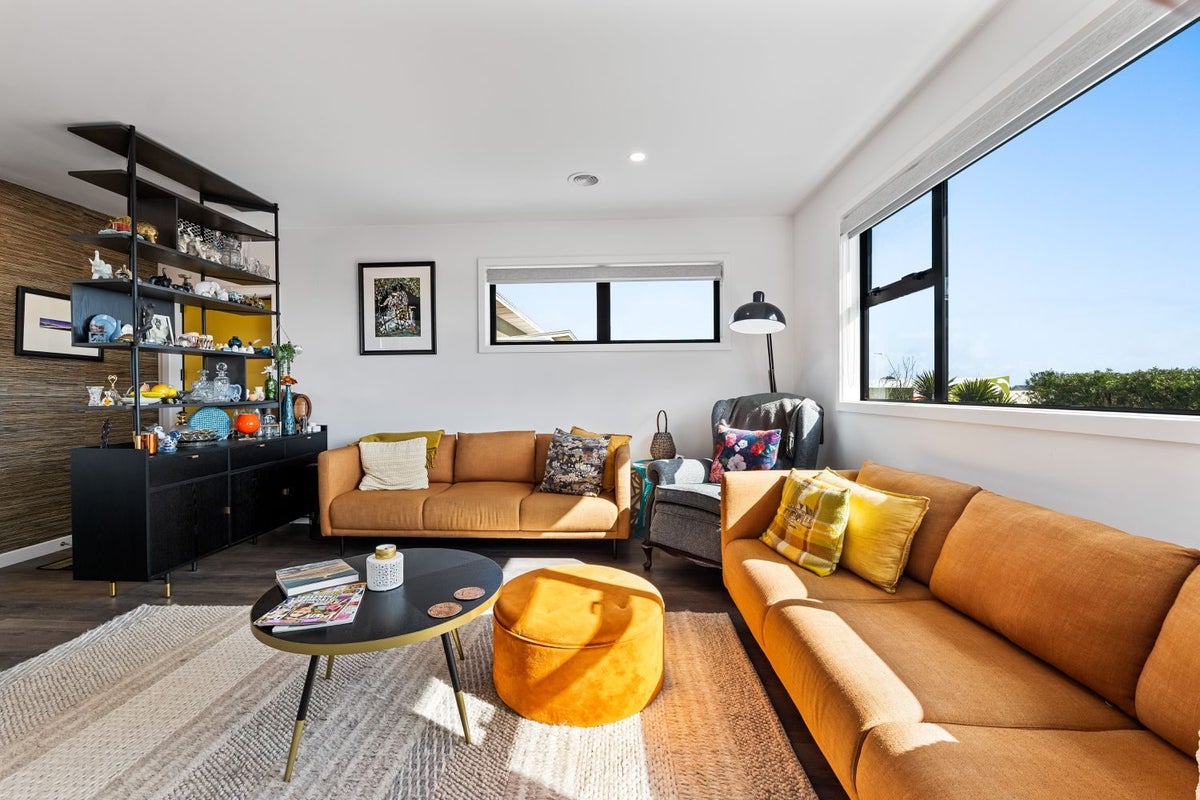 482 Devon Street East, Strandon, New Plymouth - Carousel 1