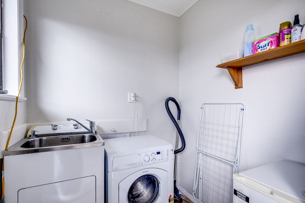 15 Trinity Crescent, Pirimai, Napier - Carousel 19