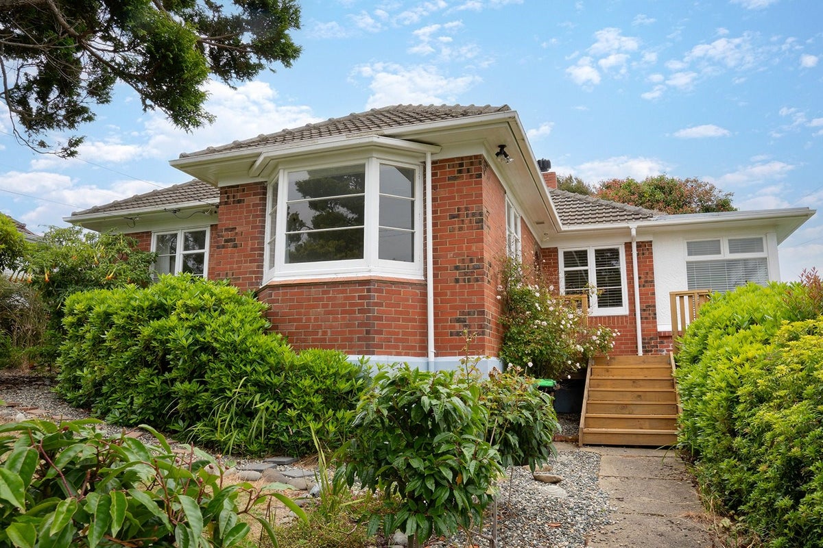 11 Greenhill Avenue, Wakari, Dunedin - Carousel 2