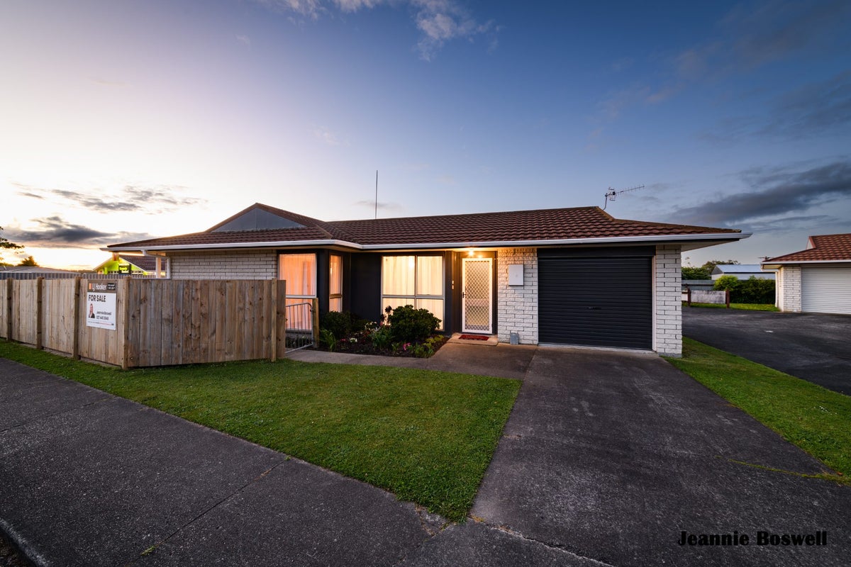 5 Herbert Avenue, Cloverlea, Palmerston North - Carousel 22