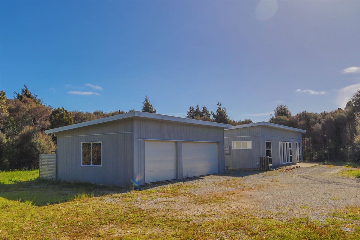 2 Munro Place, Hokitika - Carousel 1