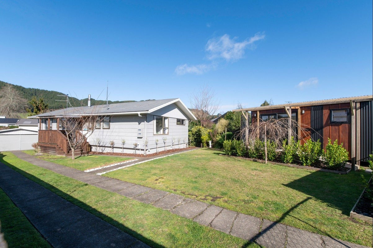 17 Streamdale Place, Ngongotaha, Rotorua - Carousel 1