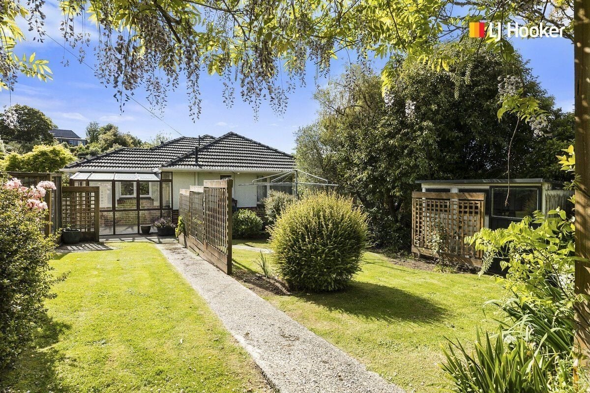 1 Broomlea Street, Wakari, Dunedin - Carousel 1
