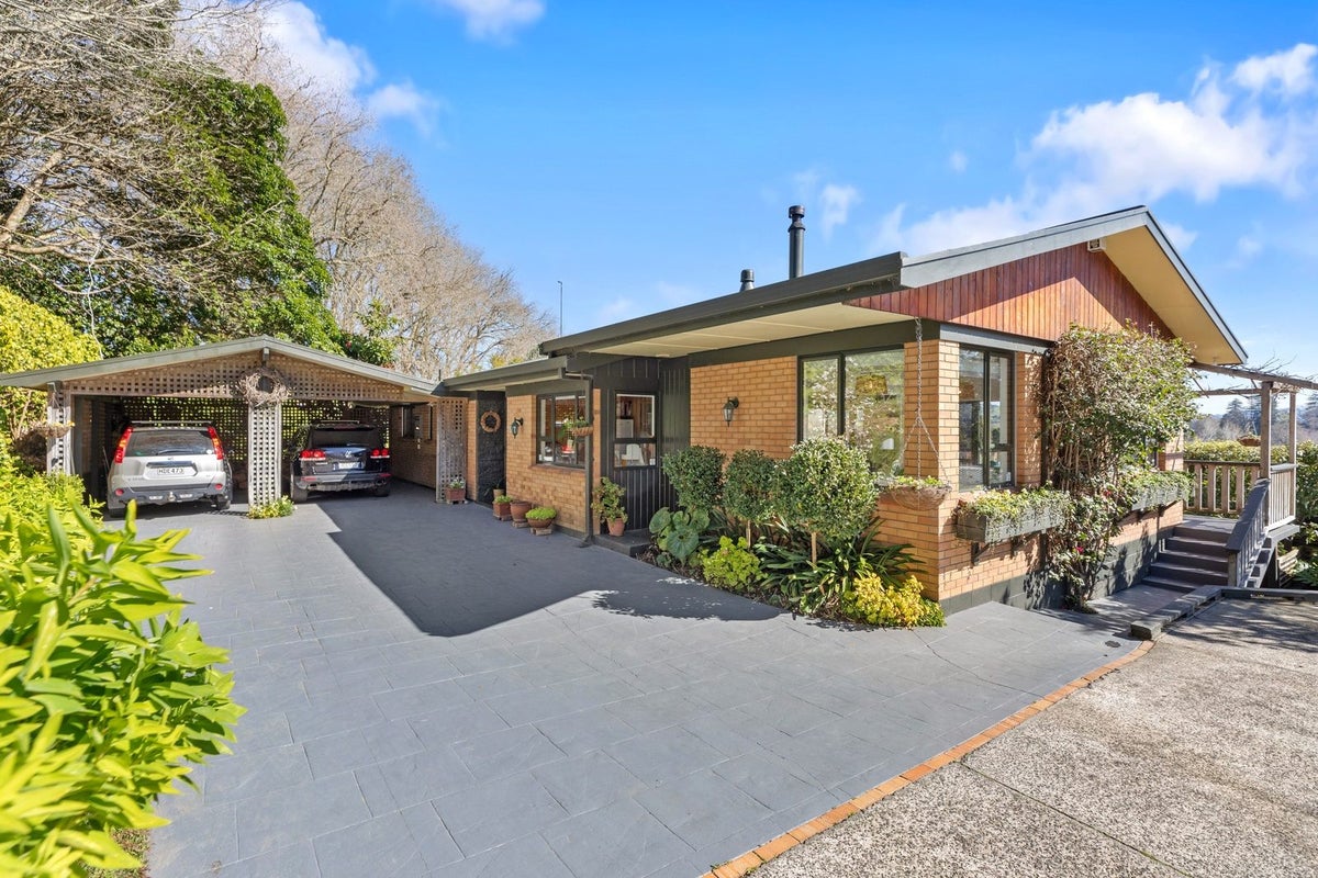 366 Cambridge Road, Tauriko, Tauranga - Carousel 1