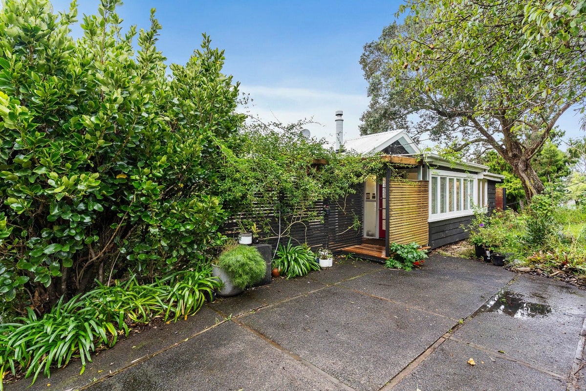 1/20 Harrybrook Road, Green Bay, Auckland - Carousel 18