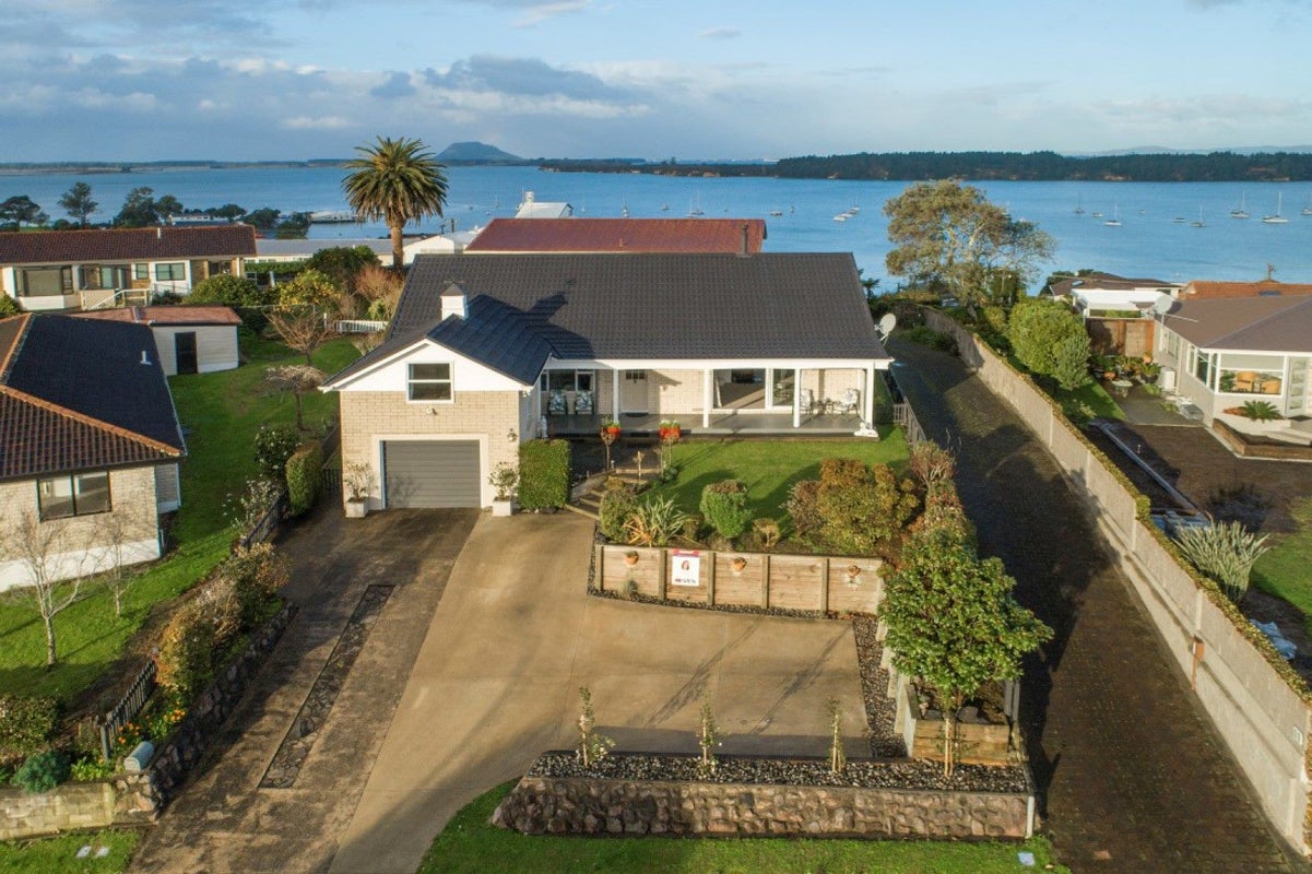 9 Coppelia Avenue, Omokoroa, Omokoroa - Carousel 1