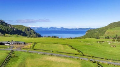 2 Taumata Rise, Acacia Bay, Taupo - Carousel 1