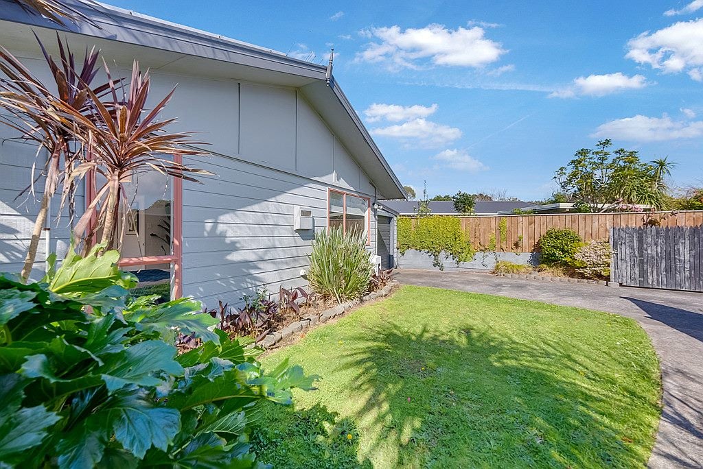 5 Cassia Place, Bell Block, New Plymouth - Carousel 2