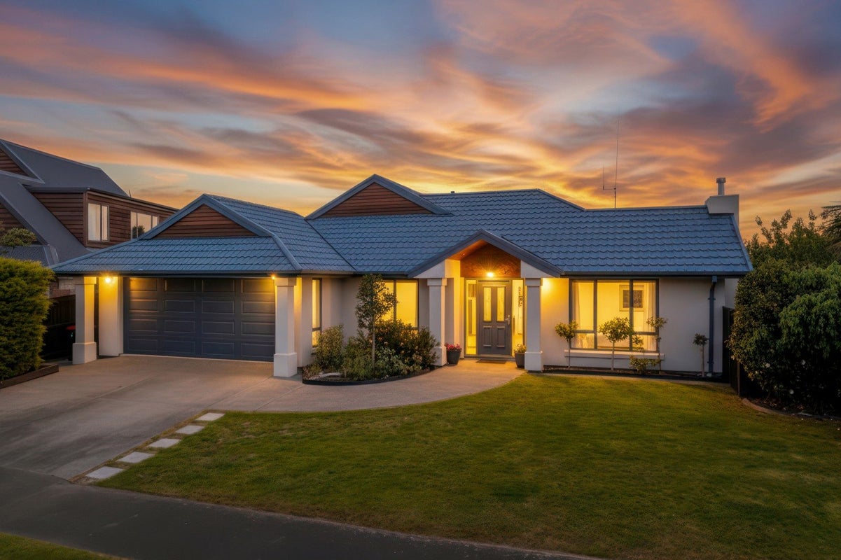 16 Bottle Lake Drive, Parklands, Christchurch - Carousel 1