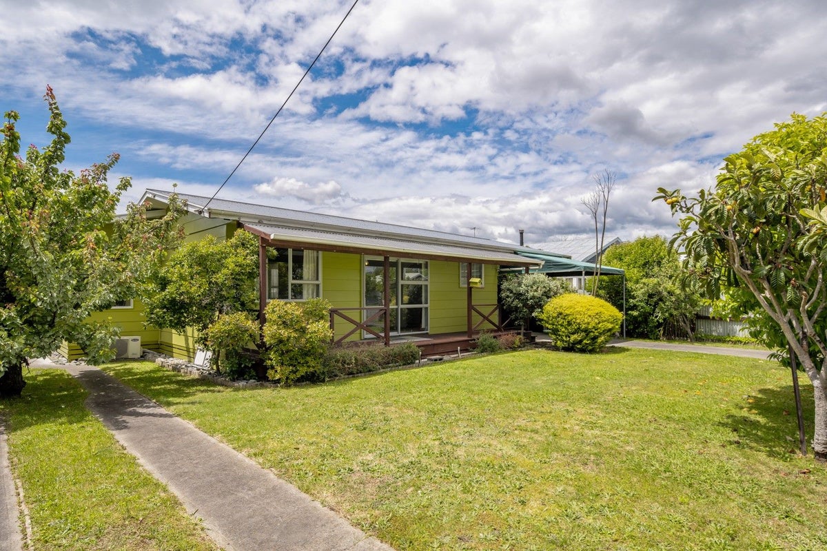 3 Brian Bary Street, Redwoodtown, Blenheim - Carousel 1