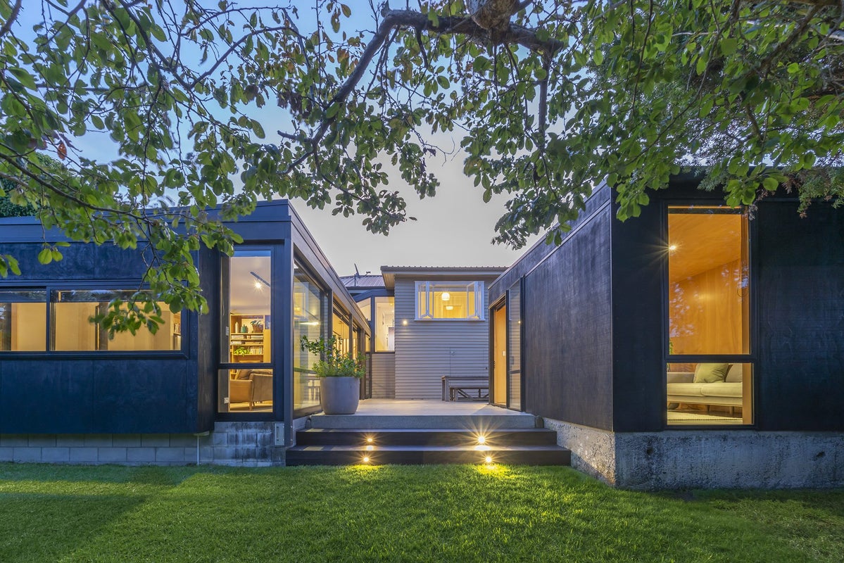 15 Westmere Park Avenue, Westmere, Auckland - Carousel 1