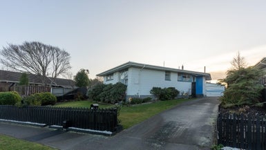 78 Warren Crescent, Hillmorton, Christchurch - Carousel 1