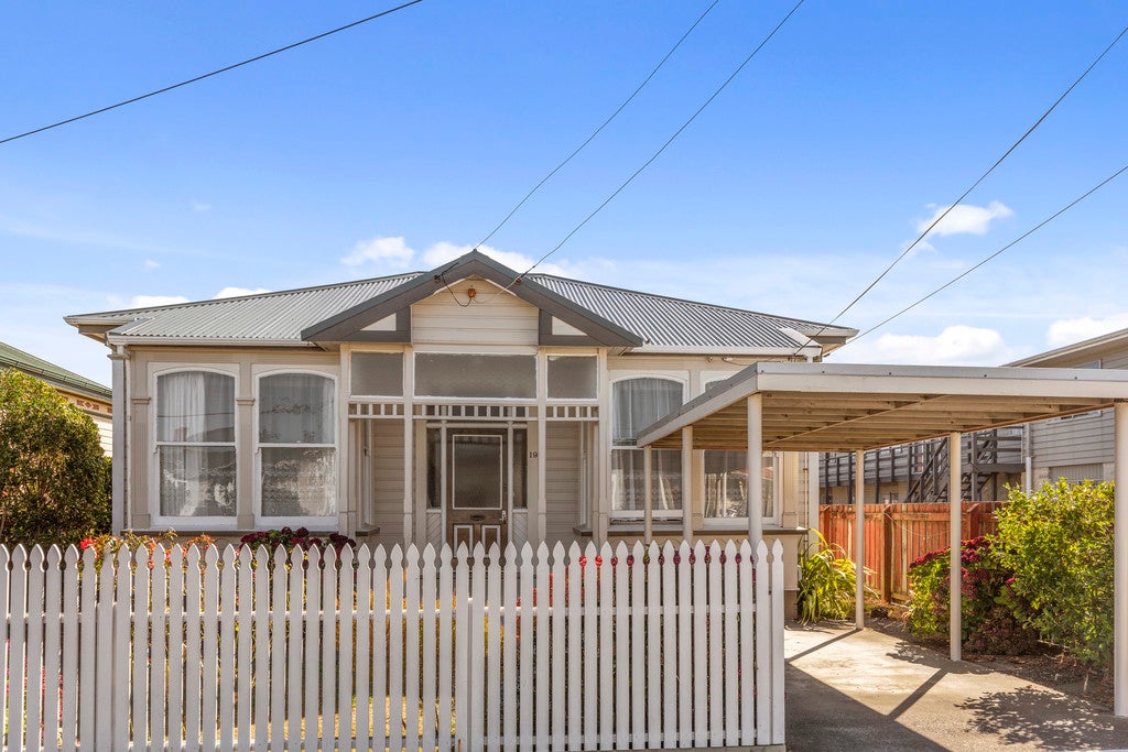 19 Heretaunga Street, Petone, Lower Hutt - Carousel 1
