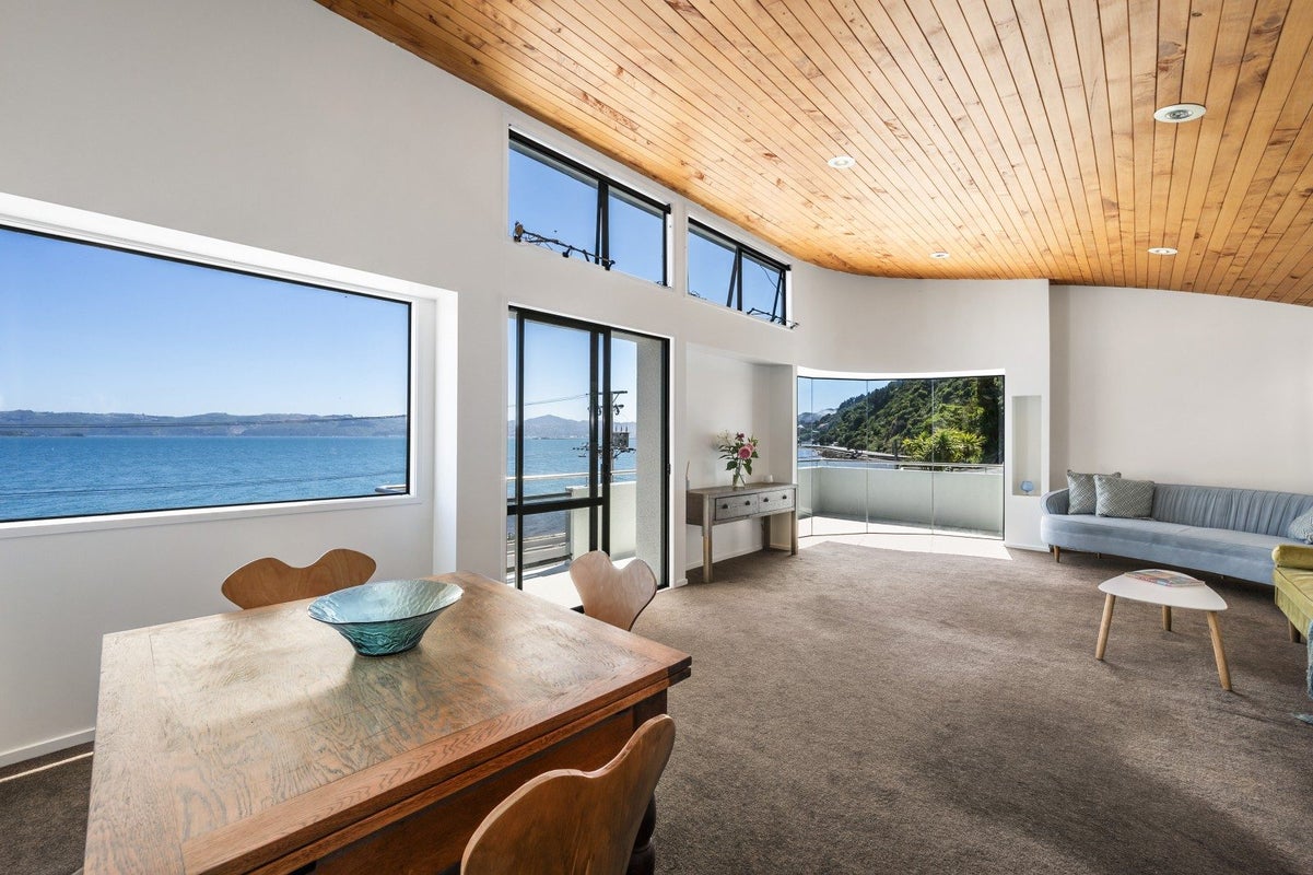 2/517 Marine Drive, Sunshine Bay, Lower Hutt - Carousel 1