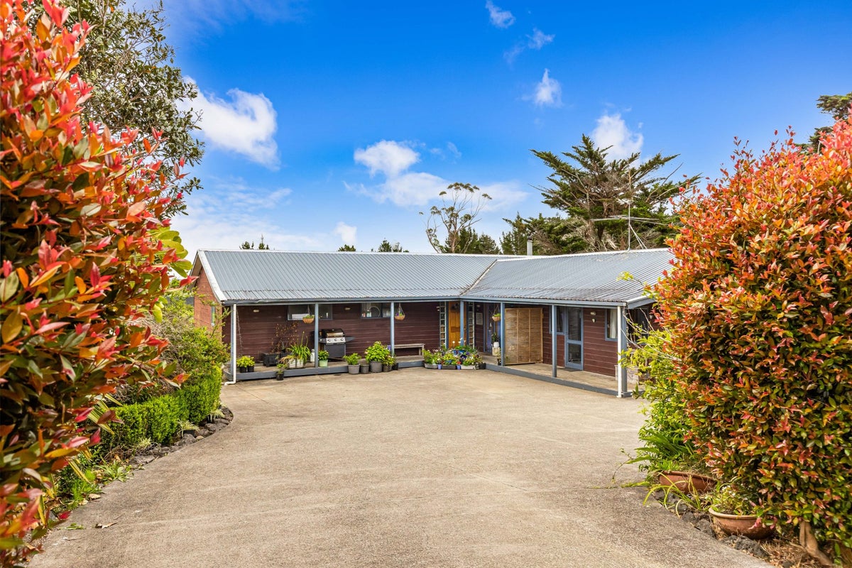 54 Sunnyvale Road, Massey, Auckland - Carousel 2