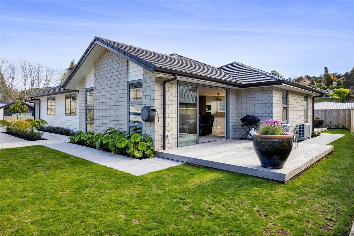 23A Sycamore Grove, Lower Vogeltown, New Plymouth - Carousel 1