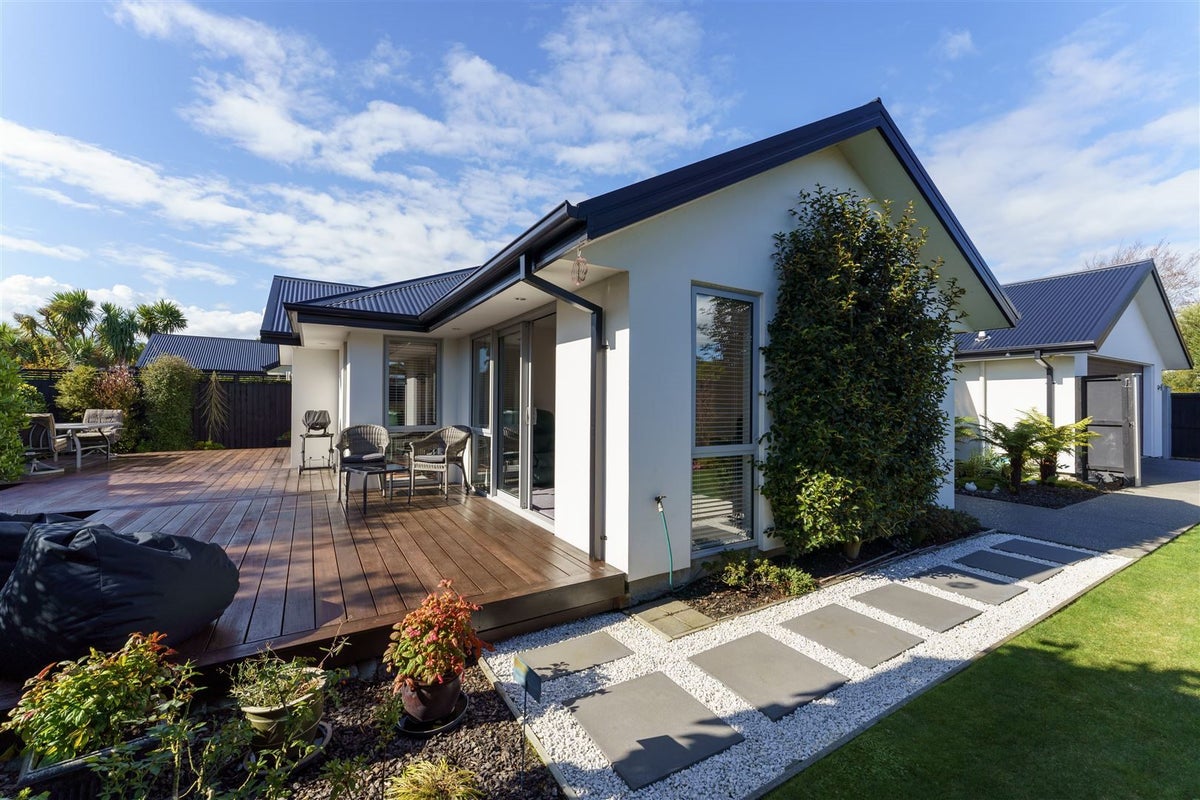 6 Hadlow Place, Burnside, Christchurch - Carousel 1