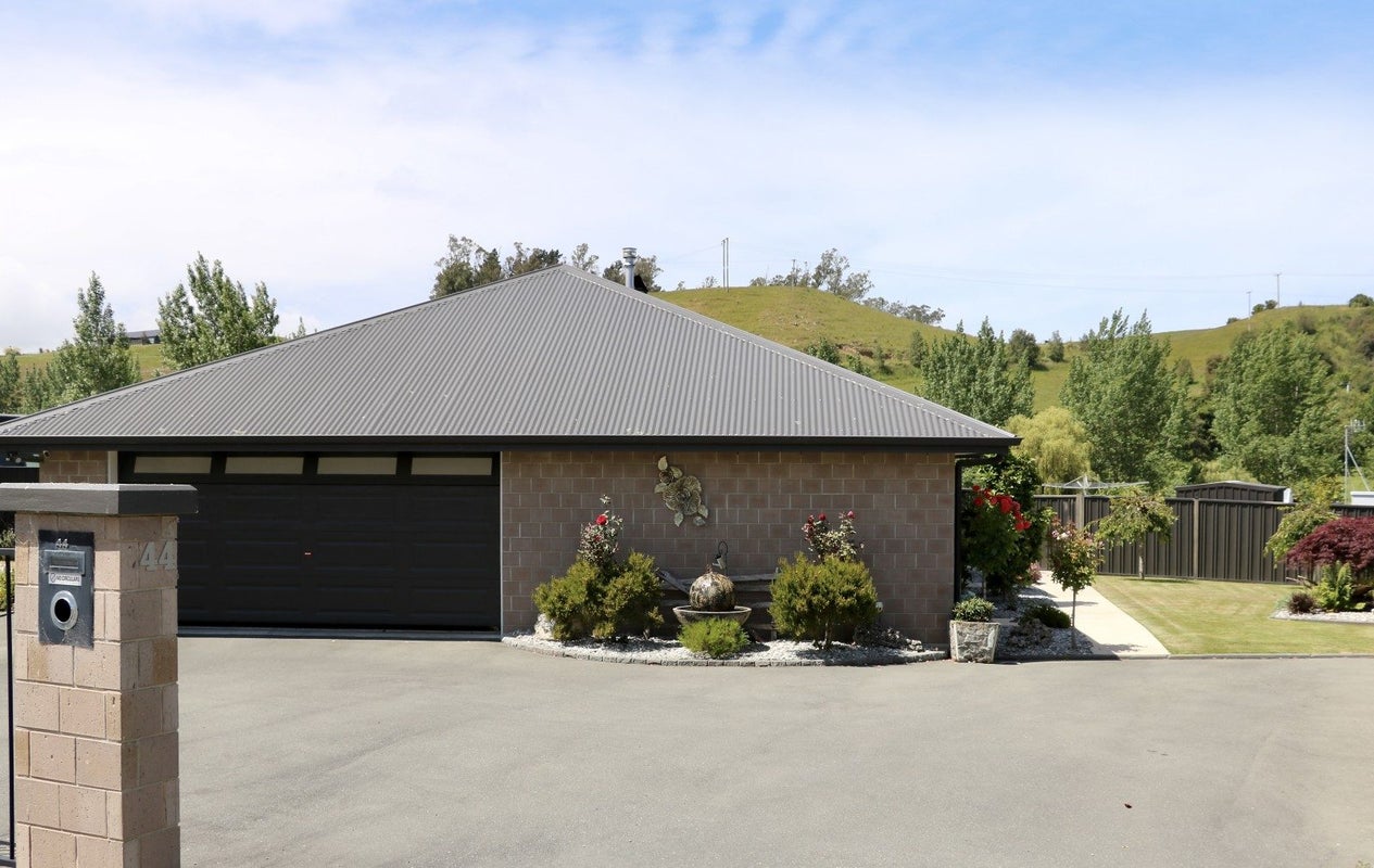 44 Blue Stone Drive, Waiareka Junction, Oamaru - Carousel 23