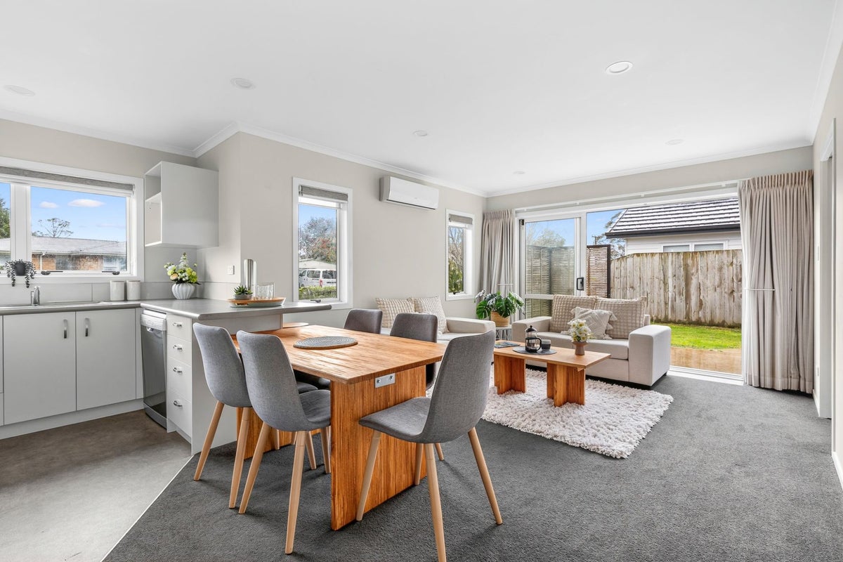 1/97 Bruce Avenue, Glenview, Hamilton - Carousel 2