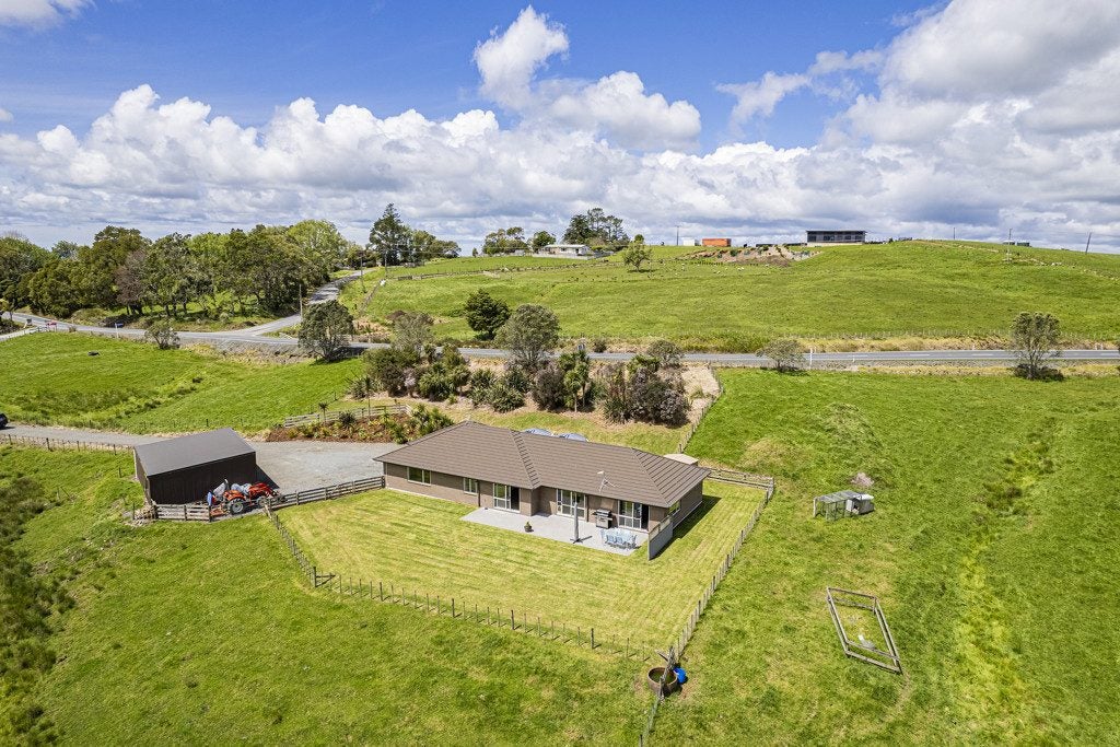 3 Kendall Road, Whangarei - Carousel 31