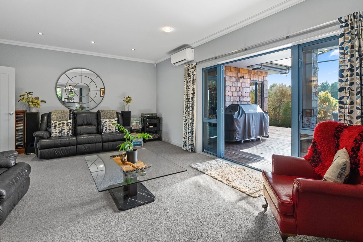 25 Twin Peaks Grove, Koputaroa, Levin - Carousel 2
