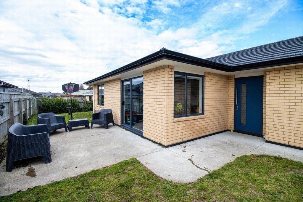 12 Simon Street, Tawhero, Whanganui - Carousel 1