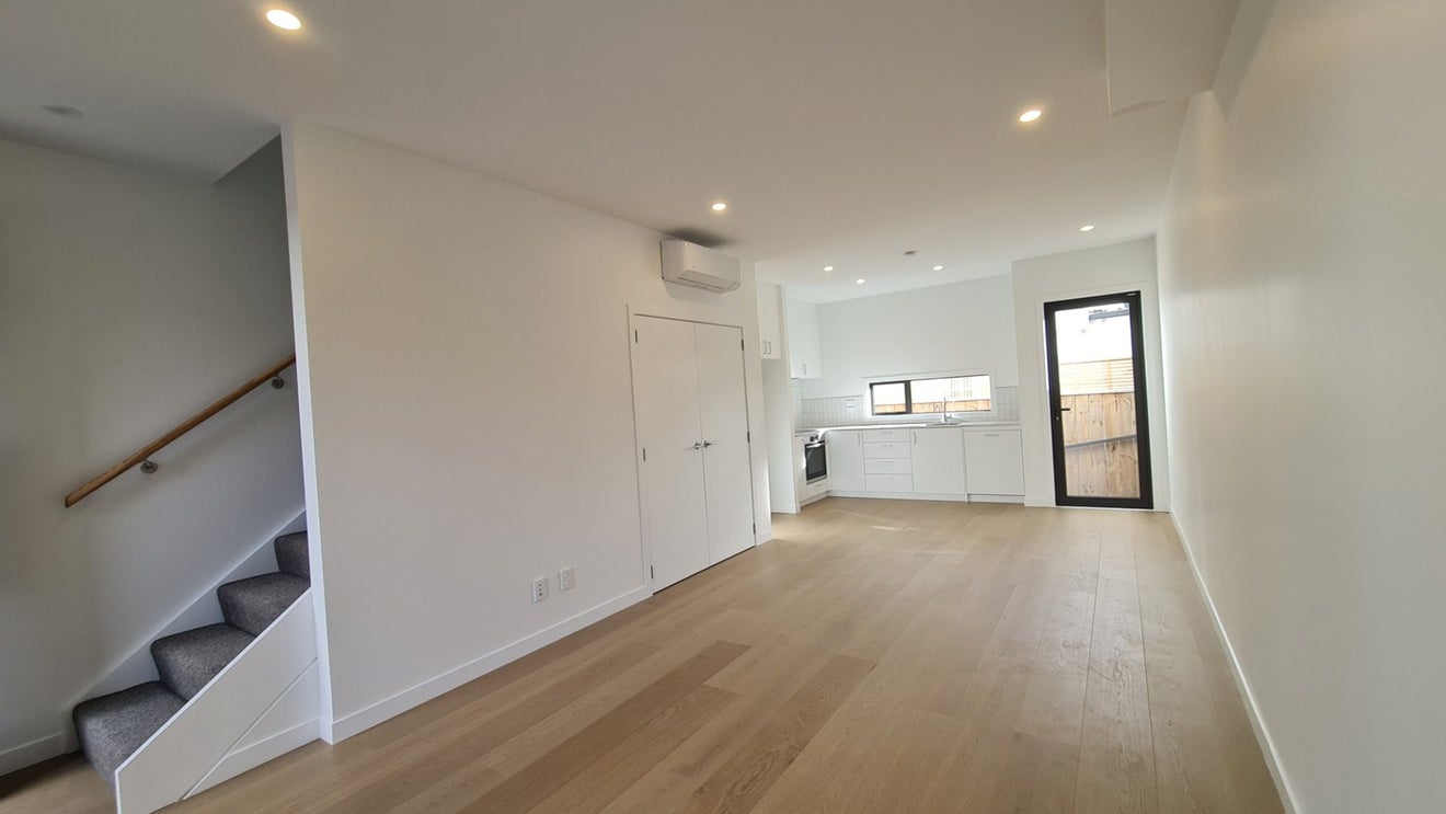 12/323 Riverside Drive, Waterloo, Lower Hutt - Carousel 2