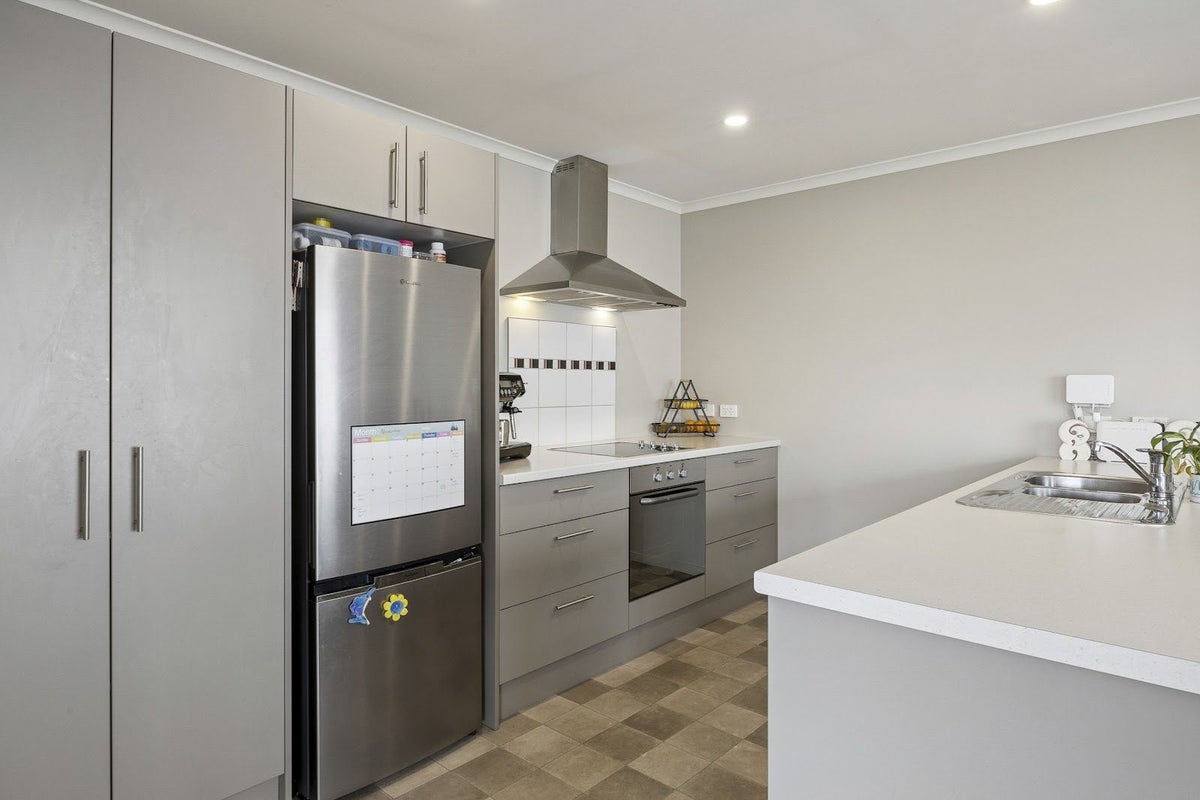 86 Queens Drive, Saint Kilda, Dunedin - Carousel 2