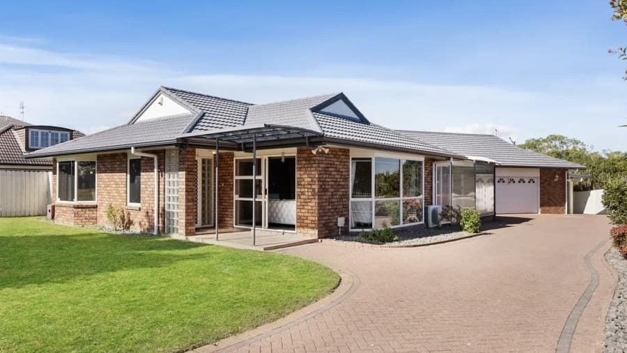 85 Longford Park Drive, Takanini, Auckland - Carousel 1