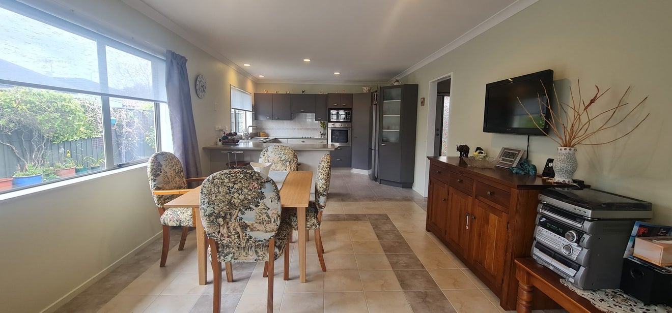 5 Manhattan Court, Paraparaumu Beach, Paraparaumu - Carousel 1