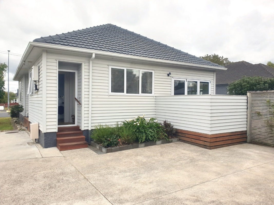 114 Rifle Range Road, Dinsdale, Hamilton - Carousel 2