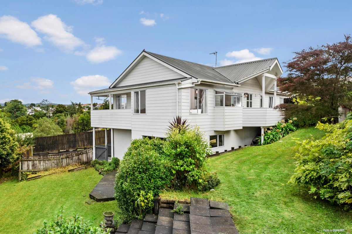 27 Miriam Corban Heights, Henderson, Auckland - Carousel 2