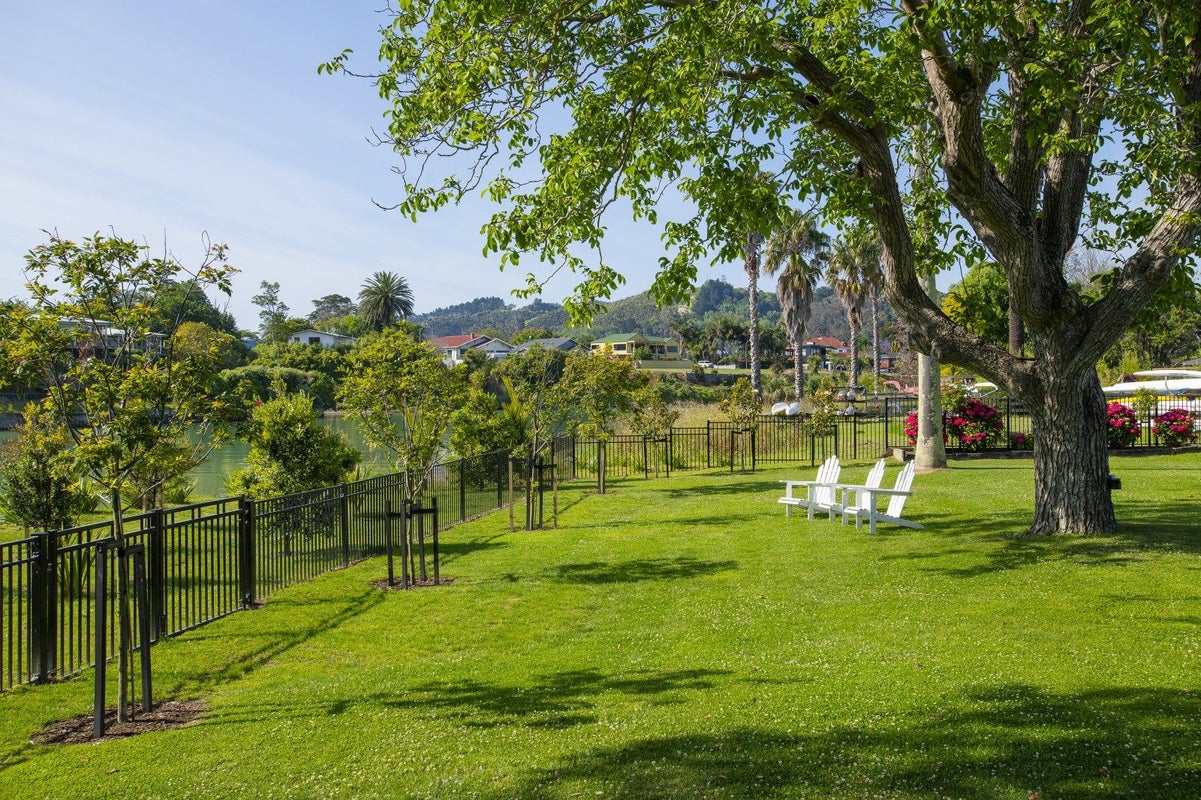 1 Clifford Street, Whataupoko, Gisborne - Carousel 50