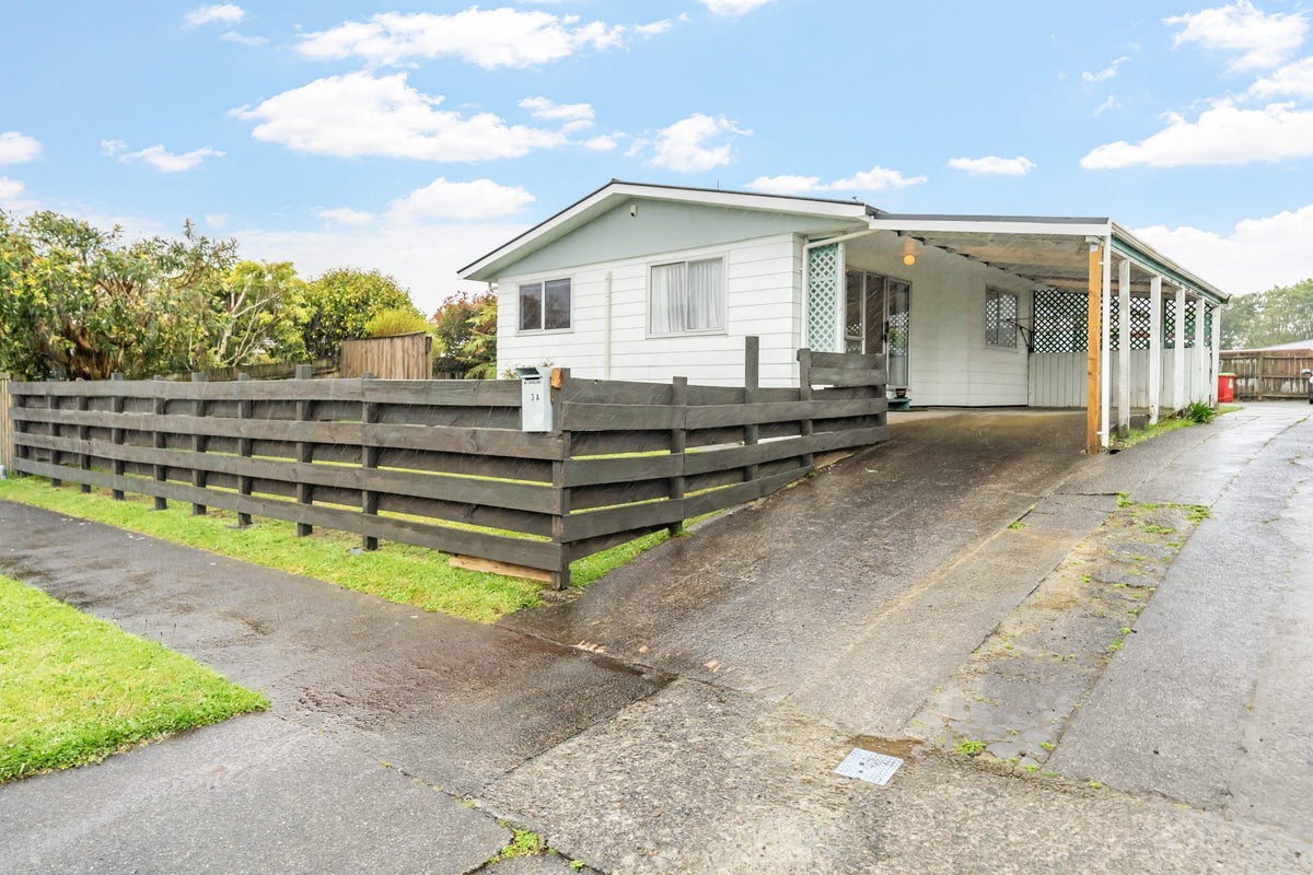 1/3 Omaha Grove, Totara Park, Upper Hutt - Carousel 1