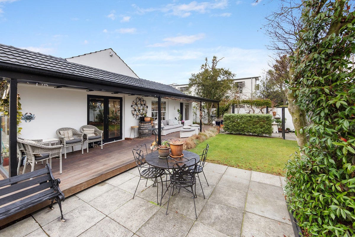 1/148 Leinster Road, Merivale, Christchurch - Carousel 2