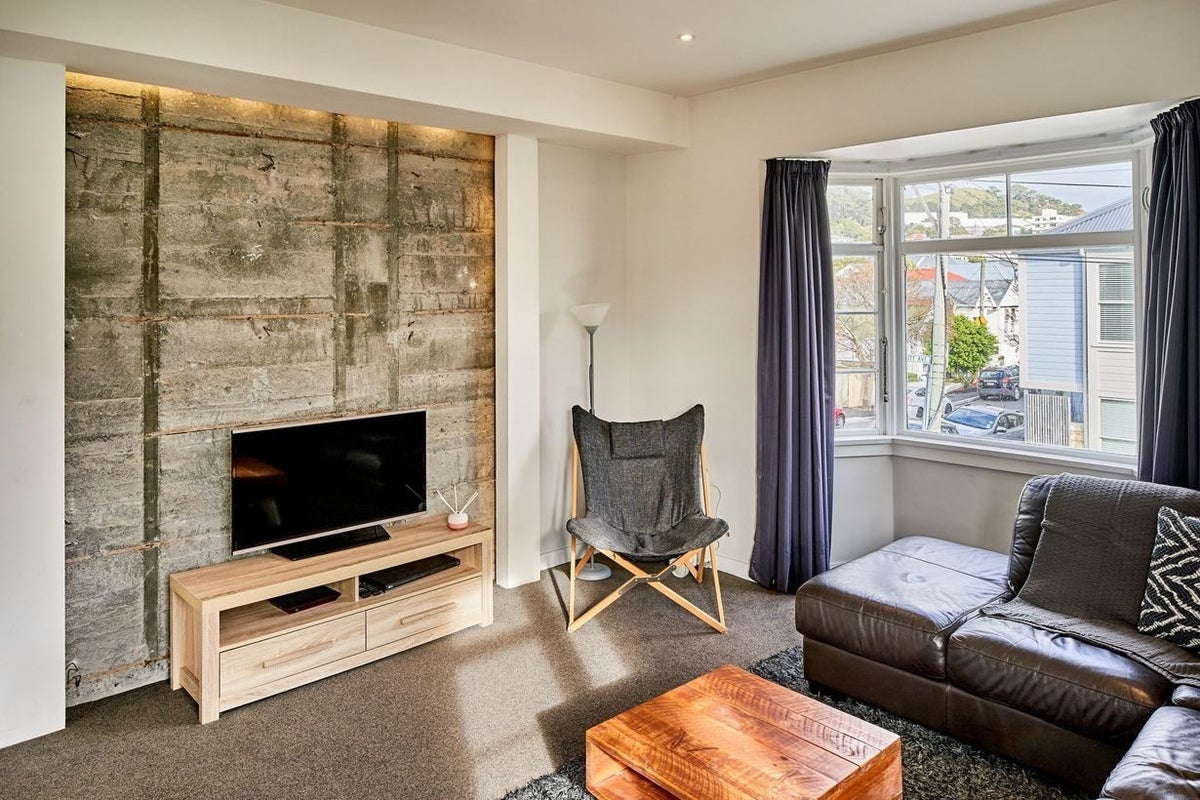 75A Pirie Street, Mount Victoria, Wellington - Carousel 1