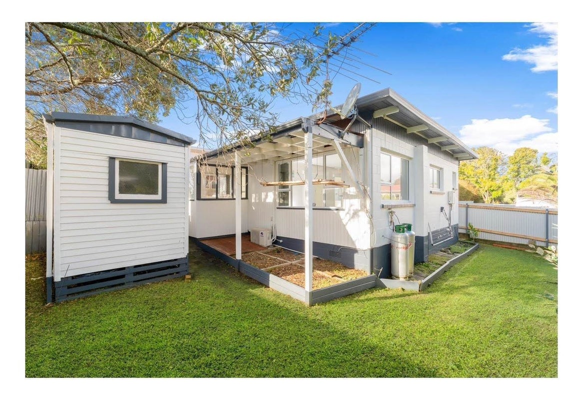 4/304 Great North Road, Henderson, Auckland - Carousel 1