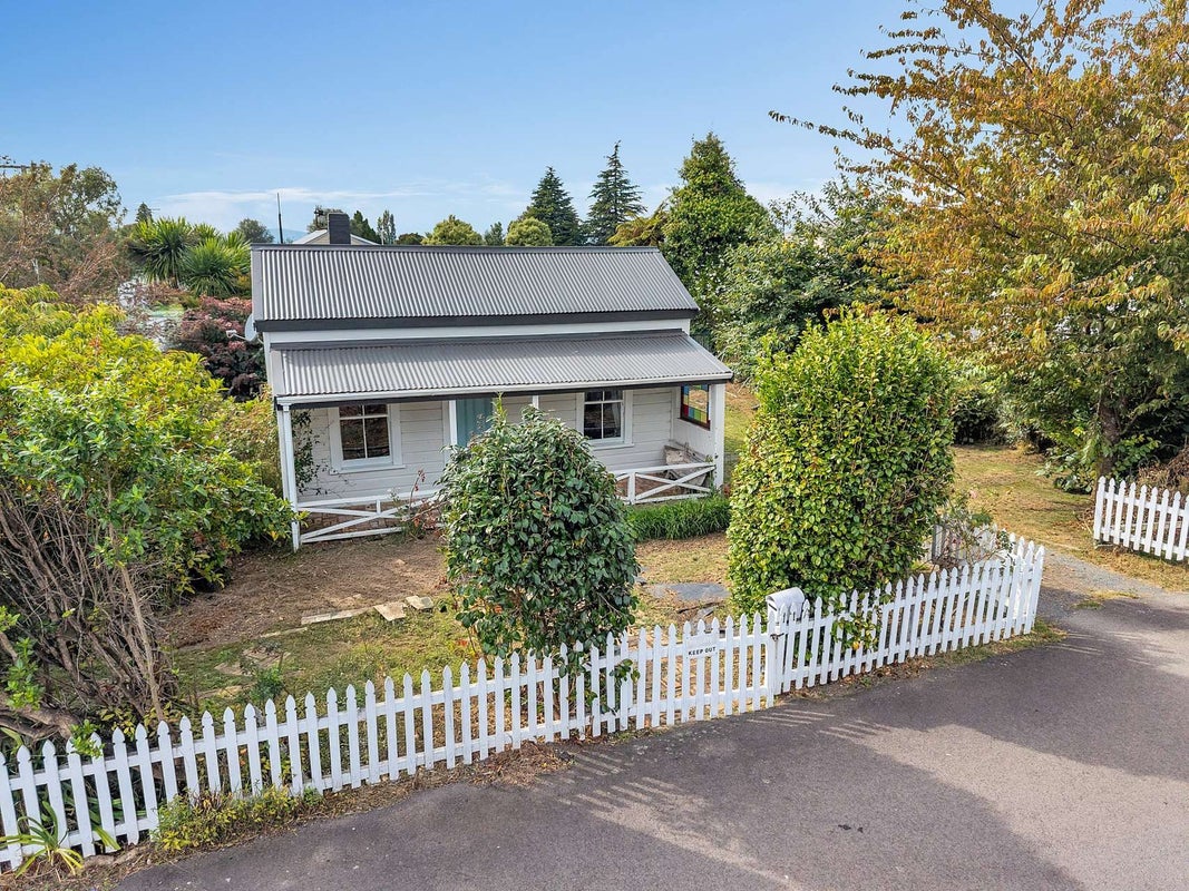 11A School Road, Ngongotaha, Rotorua - Carousel 1