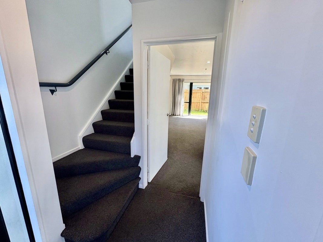 3/2 Leamington Street, Addington, Christchurch - Carousel 2