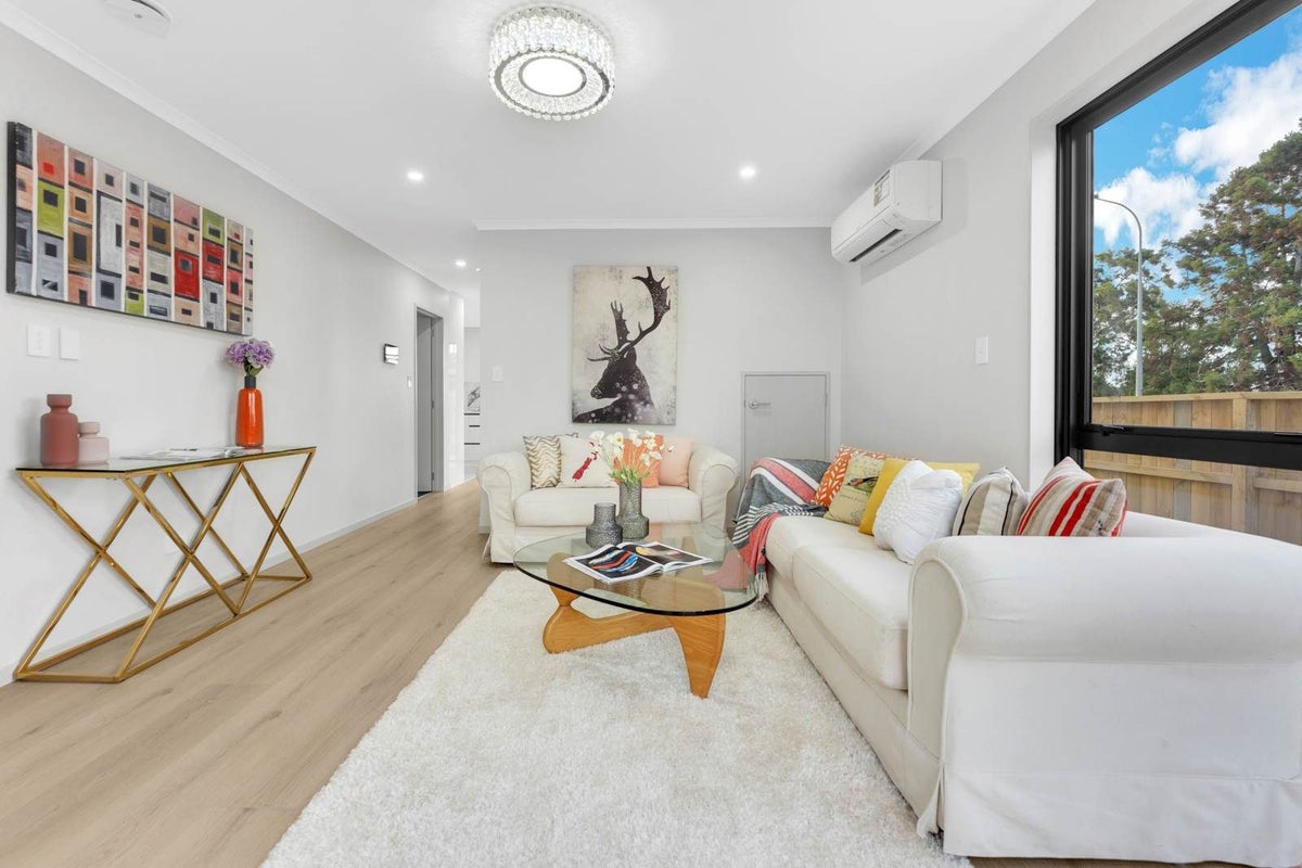 16D Buckland Road, Mangere East, Manukau City, Auckland - Carousel 2