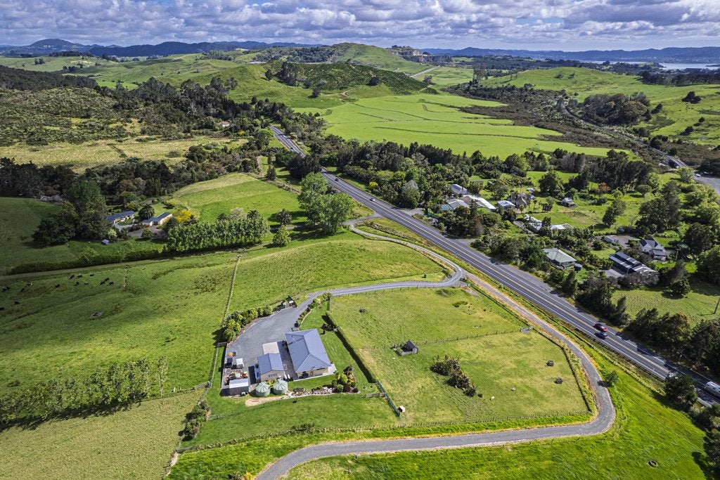 1272 State Highway 1, Oakleigh, Whangarei - Carousel 40