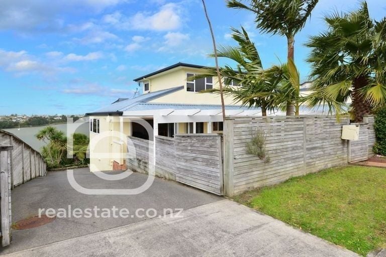 157 West Harbour Drive, West Harbour, Auckland - Carousel 2