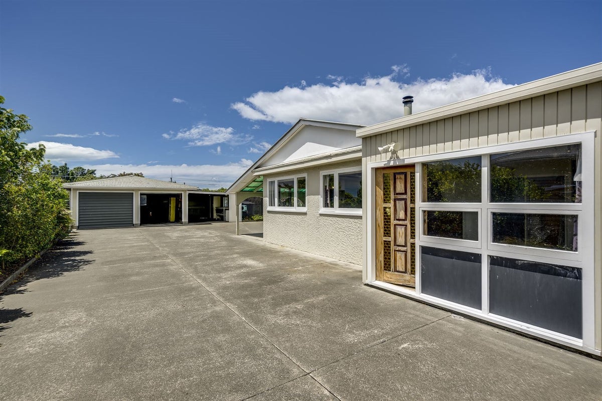 56 Jervois Road, Jervoistown, Napier - Carousel 2
