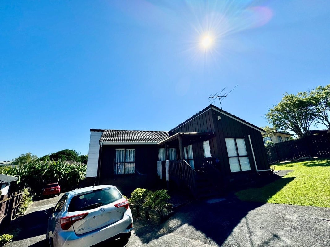 18 Banyan Drive, Totara Heights, Auckland - Carousel 2