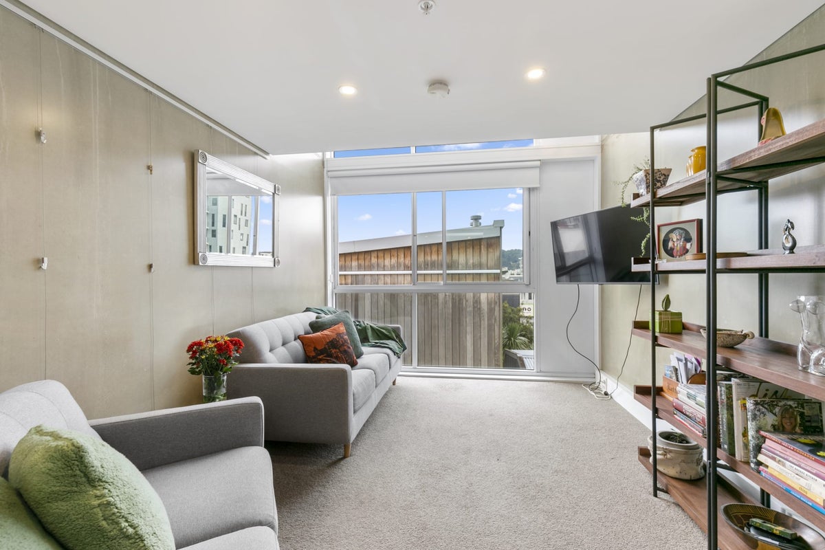 16/307 Willis Street, Te Aro, Wellington - Carousel 1