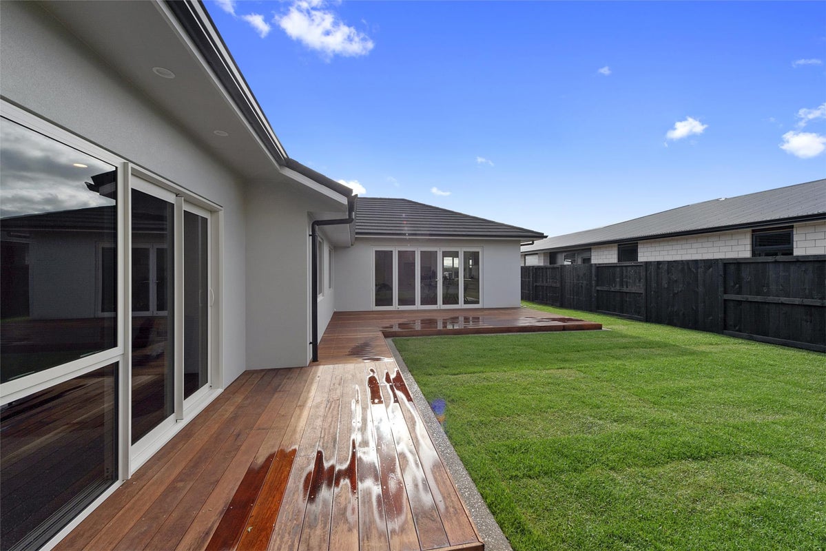 10 Rose Berry Crescent, Flagstaff, Hamilton - Carousel 25