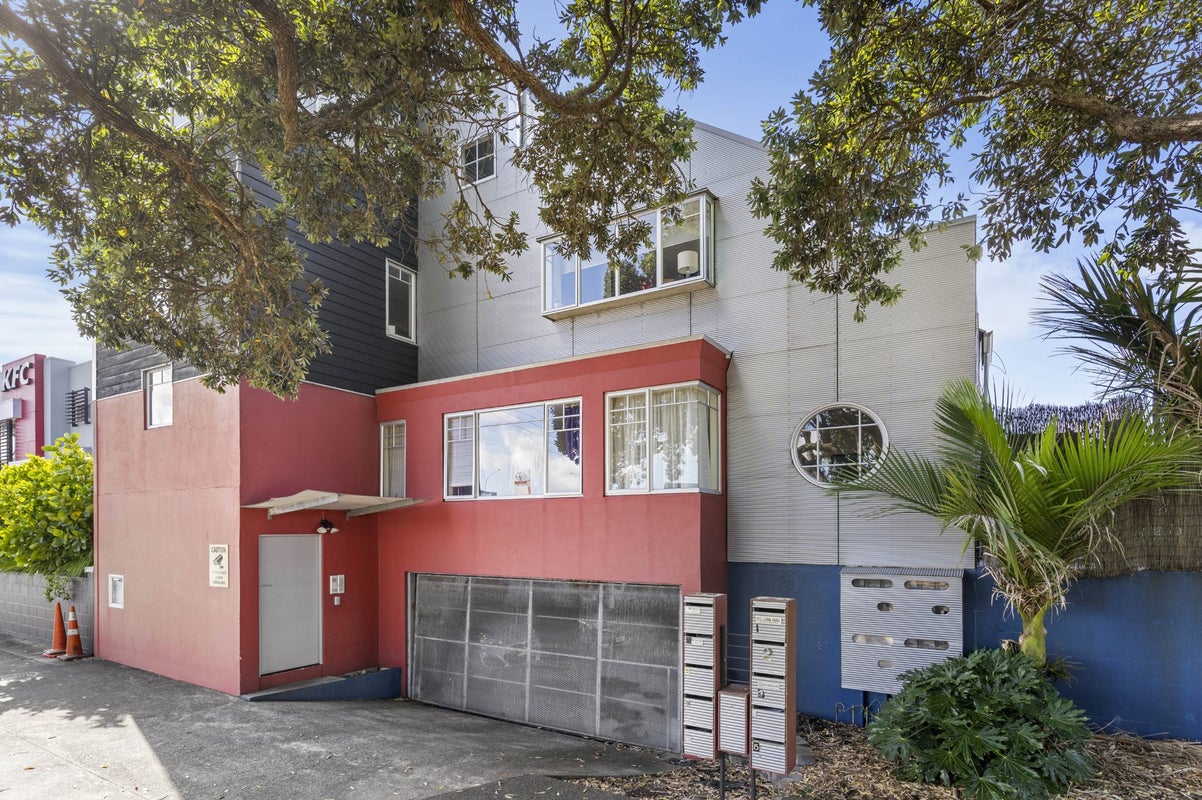 3/2 Atarangi Road, Greenlane, Auckland - Carousel 1