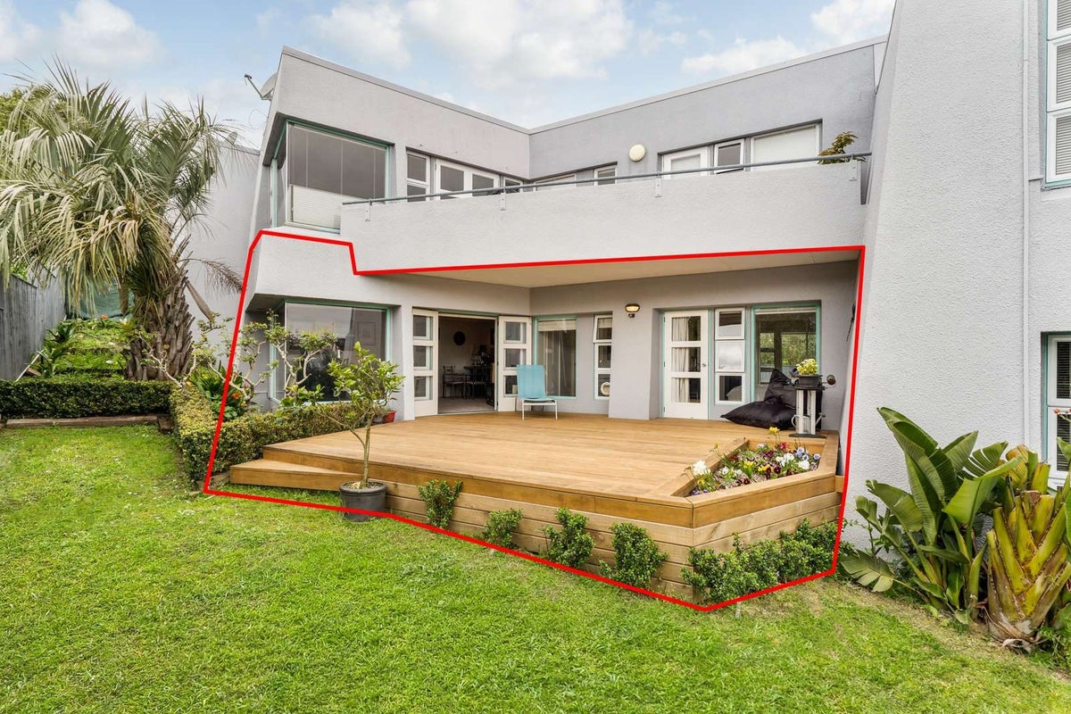 1/18 Takitimu Street, Orakei, Auckland - Carousel 2
