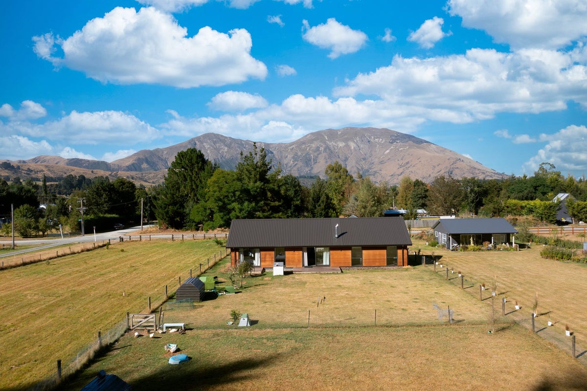 14 Carlisle Street, Athol, Athol - Carousel 17