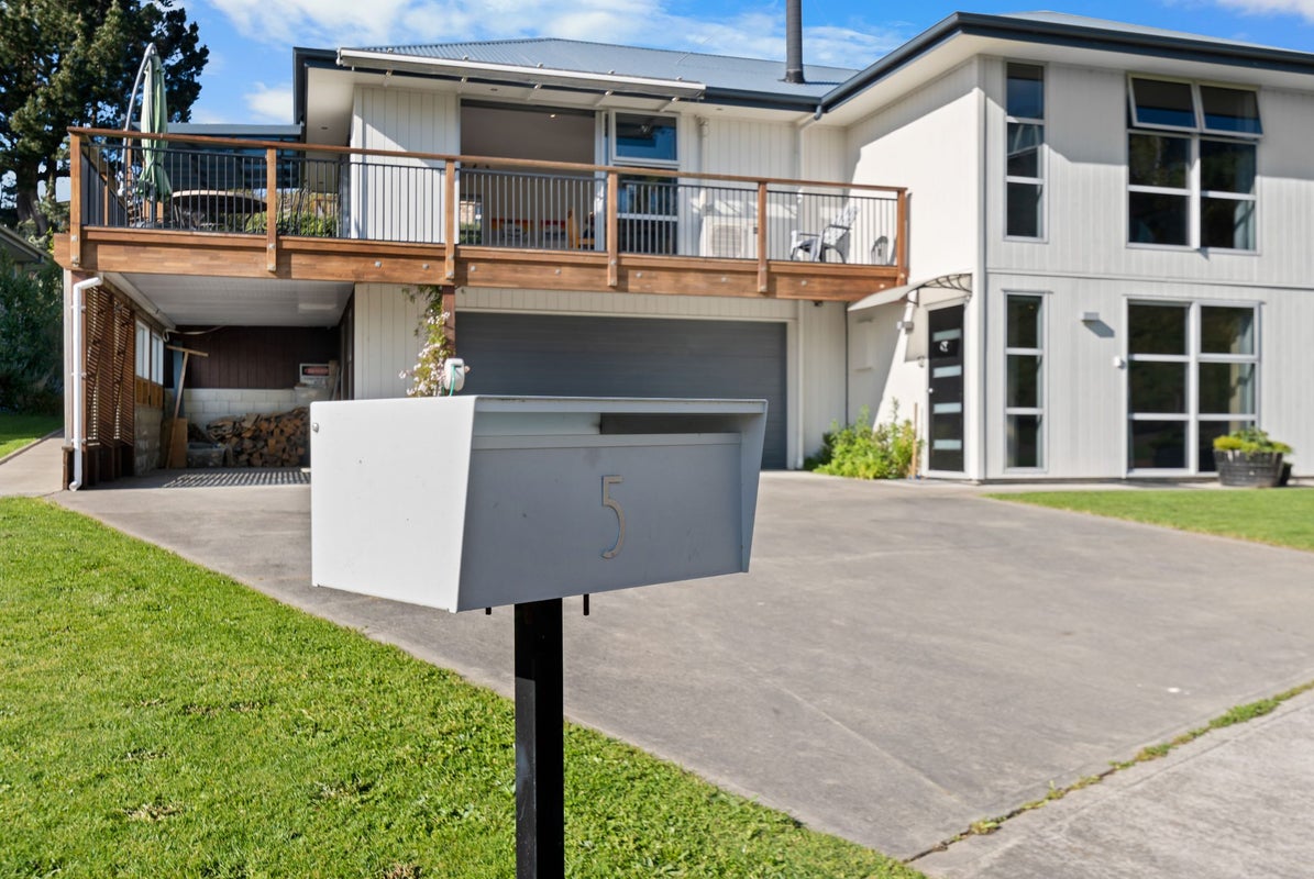 5 Taimana Lane, Diamond Harbour, Lyttelton - Carousel 24